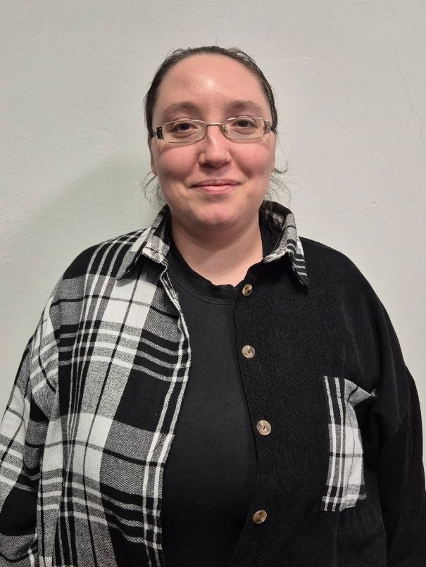 Учитель информатики. Высшее образование.